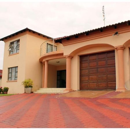 Asda Guesthouse Mogwase المظهر الخارجي الصورة