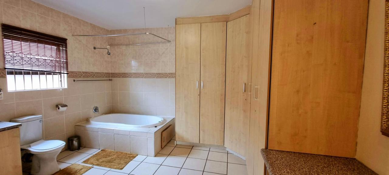 Asda Guesthouse Mogwase المظهر الخارجي الصورة